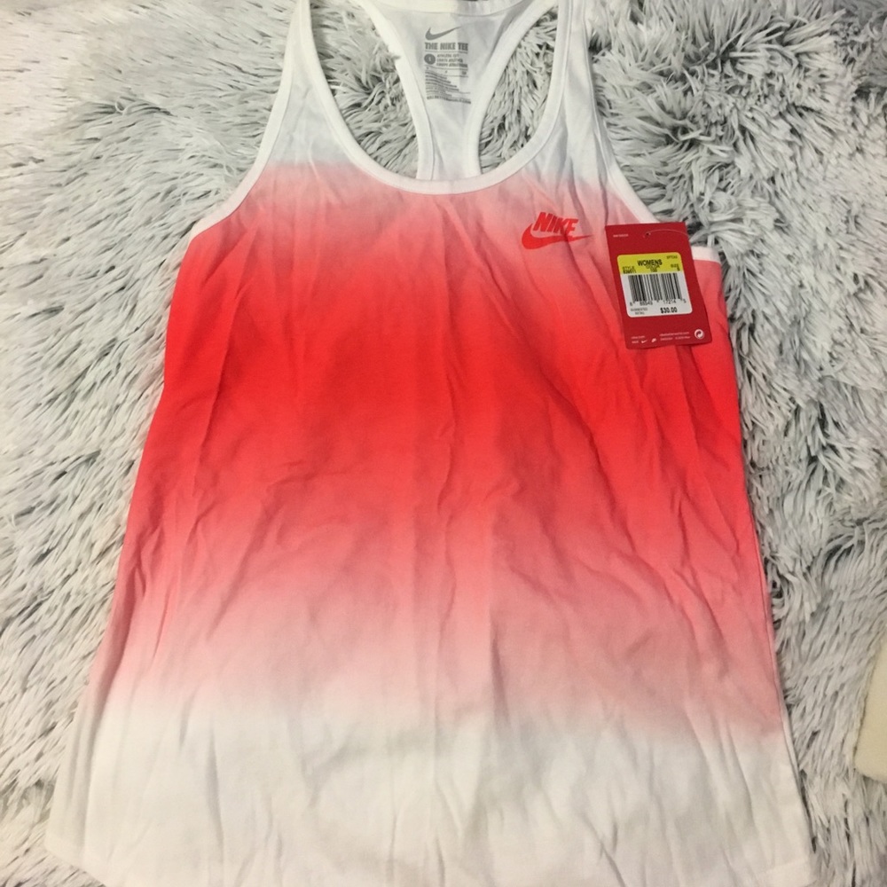 NIKE TOP NEW W/ TAGS